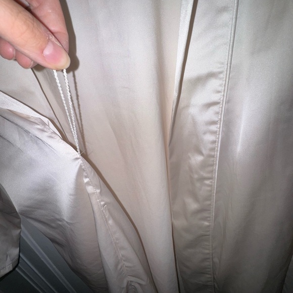 NWOT - House of Harlow Cream Satin Robe (no belt!) - Picture 5 of 7